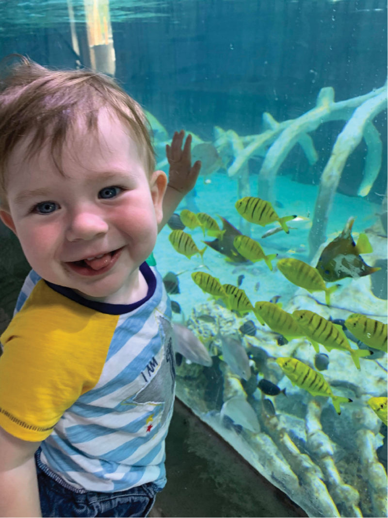 TODLER WITH FISH-01
